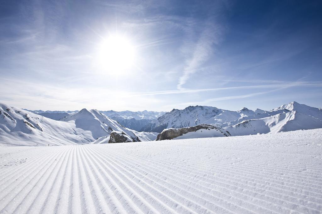 Hotel Des Alpes ザムナウン エクステリア 写真
