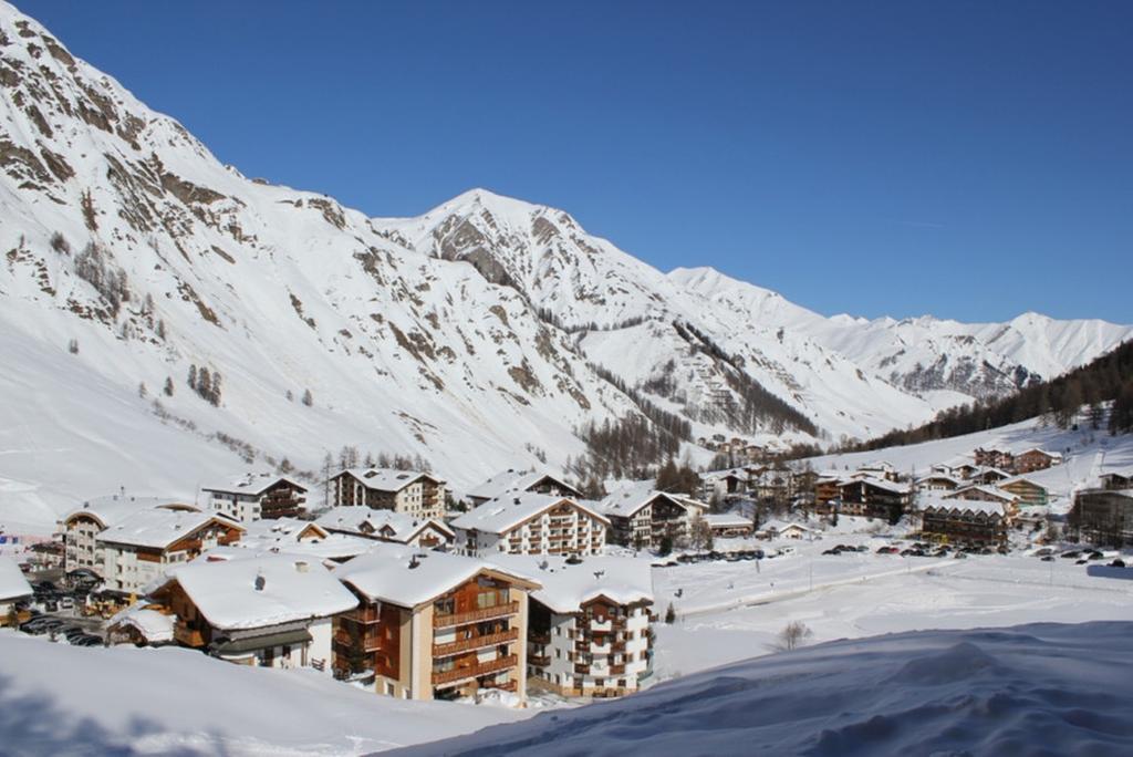 Hotel Des Alpes ザムナウン エクステリア 写真