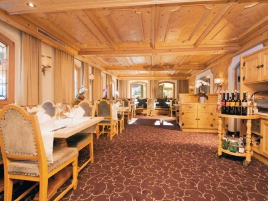 Hotel Des Alpes ザムナウン エクステリア 写真