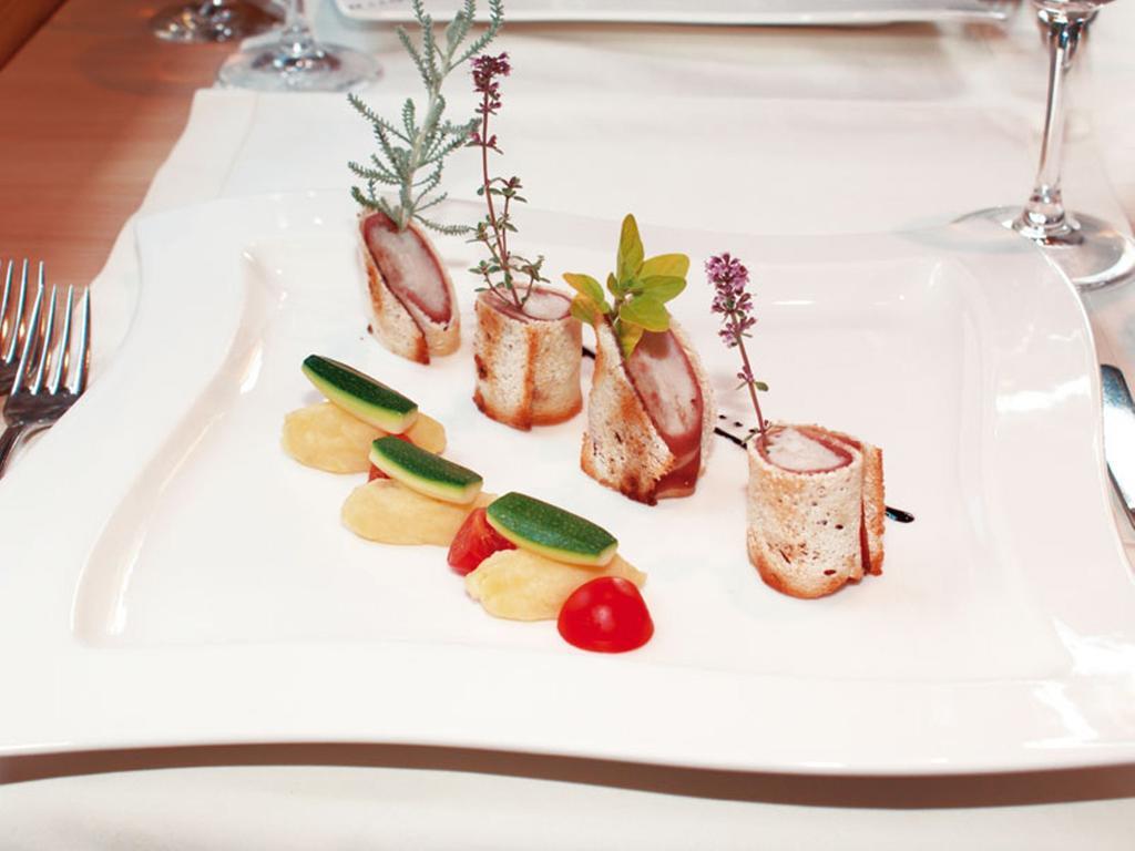 Hotel Des Alpes ザムナウン エクステリア 写真