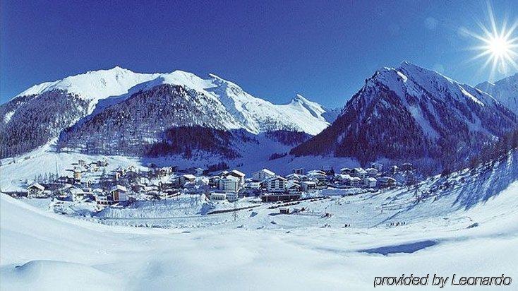 Hotel Des Alpes ザムナウン エクステリア 写真