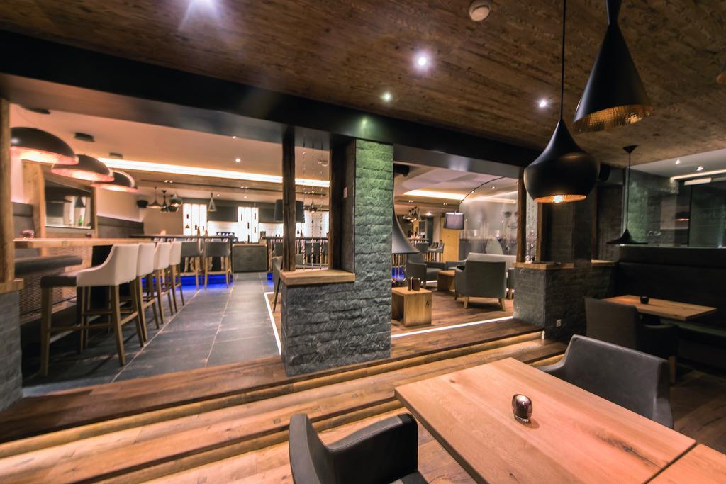 Hotel Des Alpes ザムナウン エクステリア 写真