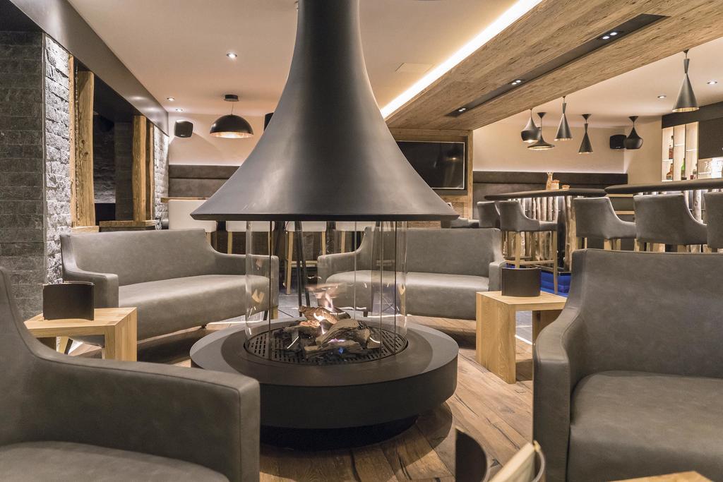 Hotel Des Alpes ザムナウン エクステリア 写真
