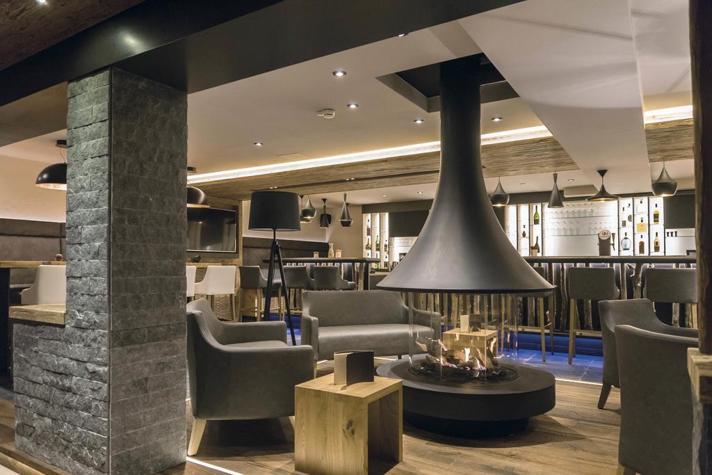 Hotel Des Alpes ザムナウン エクステリア 写真