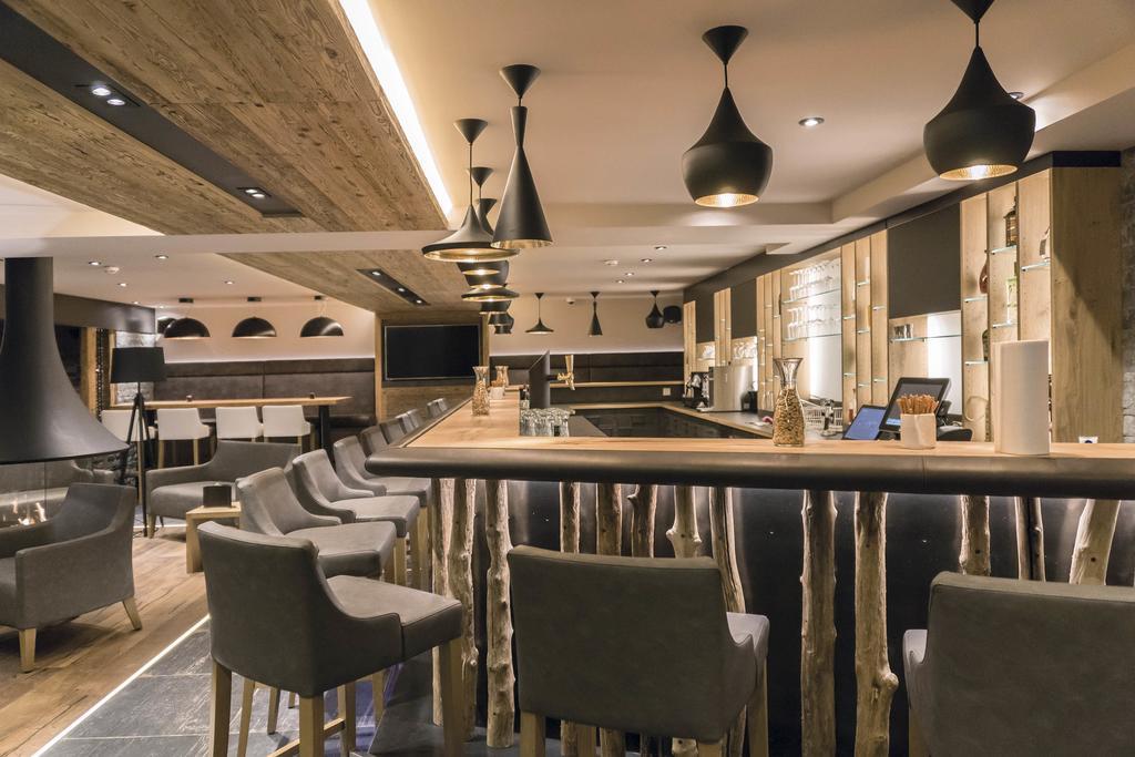 Hotel Des Alpes ザムナウン エクステリア 写真