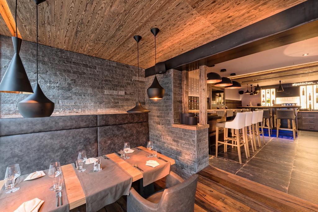 Hotel Des Alpes ザムナウン エクステリア 写真